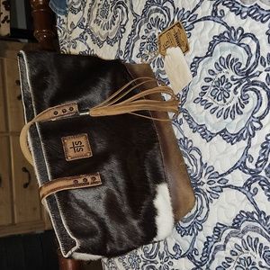 New S+S purse gorgeous cowhide purse used just a few weeks it is brand new ✨️